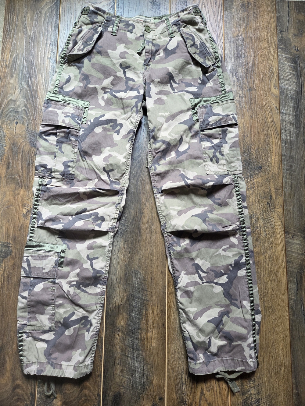Vintage Abercrombie & Fitch Camo Cargo Pants Satin Trim Y2K Baggy 26